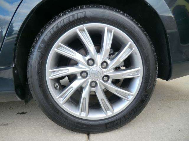 2014 Toyota Camry LE 31K Miles Backup Camera-Bluetooth-Clean CARFAX